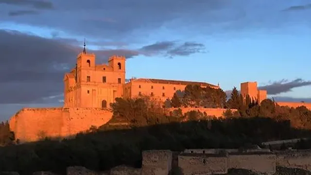 El "Escorial de La Mancha": el impresionante monasterio levantado sobre un castillo a una hora de Madrid