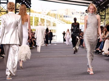 De Givenchy a Schiaparelli, las tendencias más icónicas que nos está dejando la París Fashion Week