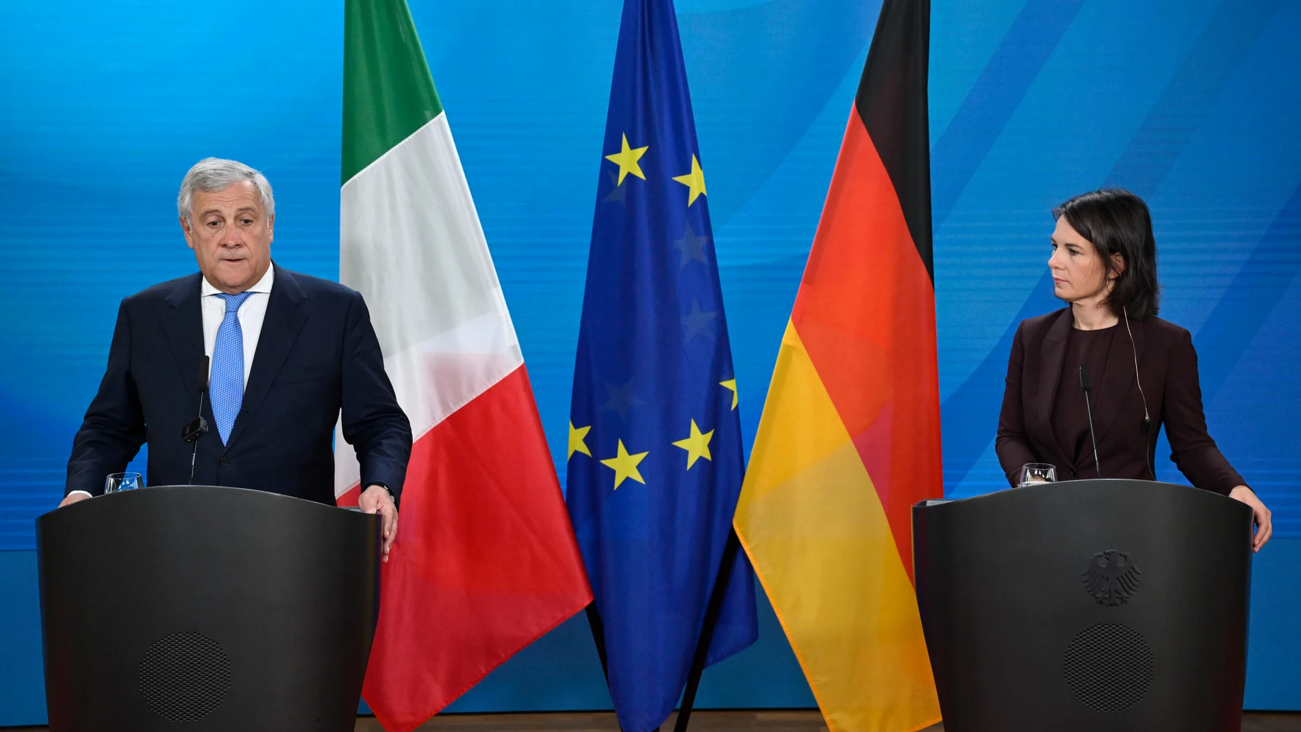 28 September 2023, Berlin: German Foreign Minister Annalena Baerbock (R) and her Italian counterpart, Antonio Tajani attend a joint press conference at the Federal Foreign Office in Berlin. Photo: Tobias Schwarz/POOL/AFP/dpa 28/09/2023 ONLY FOR USE IN SPAIN