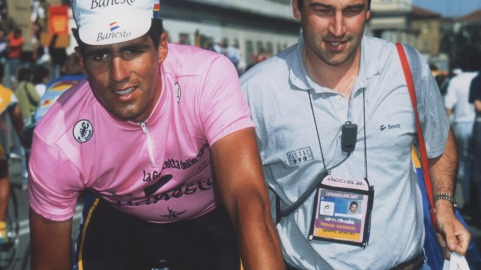 Francis Lafargue, junto a Indurain en el Giro