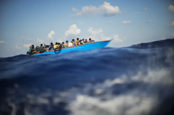 Cientos de inmigrantes salen de la ciudad de Agadez para entrar en Europa desde Libia