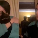 Una joven llora porque quiere mucho a su gato