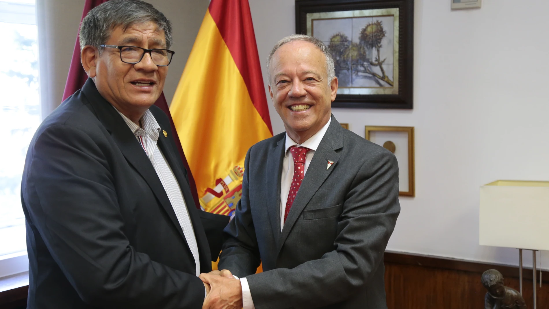 Ricardo Alonso, distinguido con el título de Doctor Honoris Causa por la Universidad Mayor de San Simón