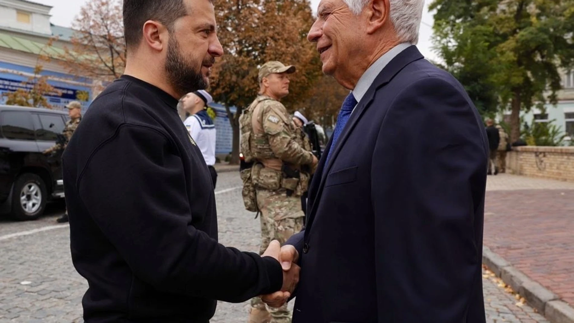 Ucrania.- Borrell llega a Kiev para conmemorar con Zelenski a los combatientes fallecidos en la guerra de Ucrania