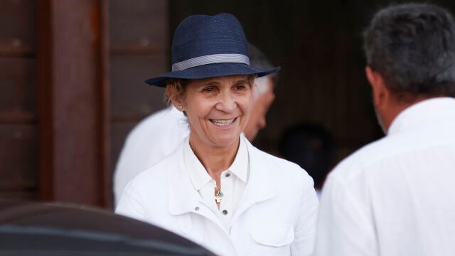 La Infanta Elena con look masculino.