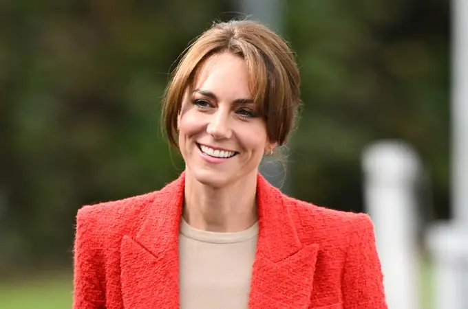 Kate Middleton confirma que manipuló la foto con sus hijos y pide perdón