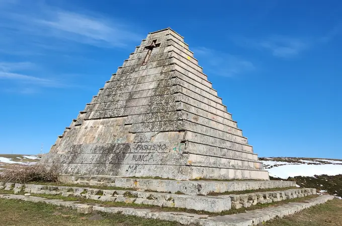 Pirámide del Escudo: Italia indaga sobre la titularidad 