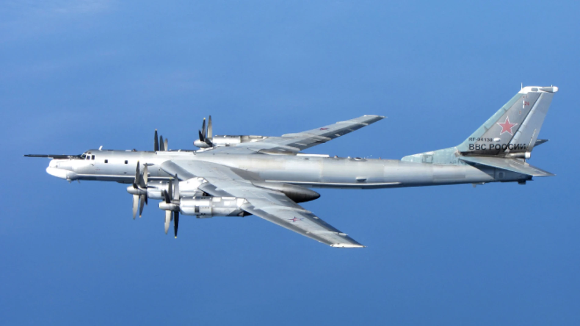 La última idea de Rusia para proteger sus bombarderos Tu-95 en la base área de Engels.