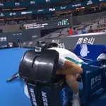 Jannik Sinner vomitó en el partido de semifinales del Open de China ante Dimitrov