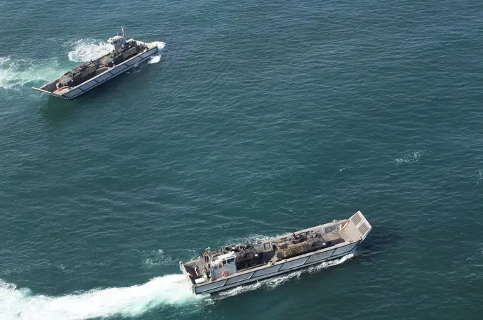 Así son las lanchas de desembarco LCM-1E de la Armada que llevan los buques anfibios Galicia y Castilla y el LHD Juan Carlos I