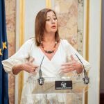 La presidenta del Congreso, Francina Armengol, ofrece una rueda de prensa tras conocer la decisión del Rey, en el Congreso de los Diputados, a 3 de octubre de 2023, en Madrid. 