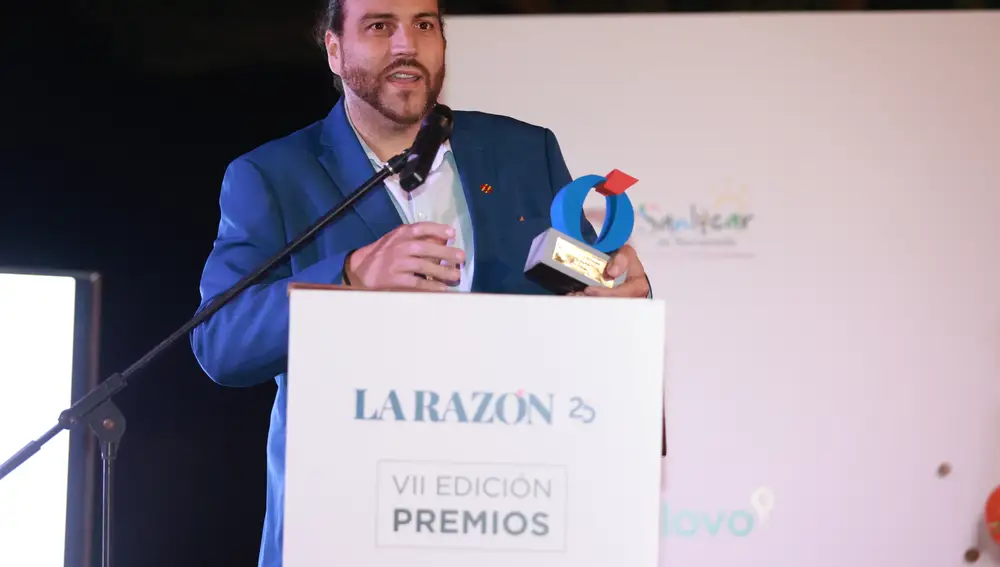 El chef onubense Xanty Elías durante un momento de su intervención tras recibir el galardón en los VII Premios Gastro&Cía