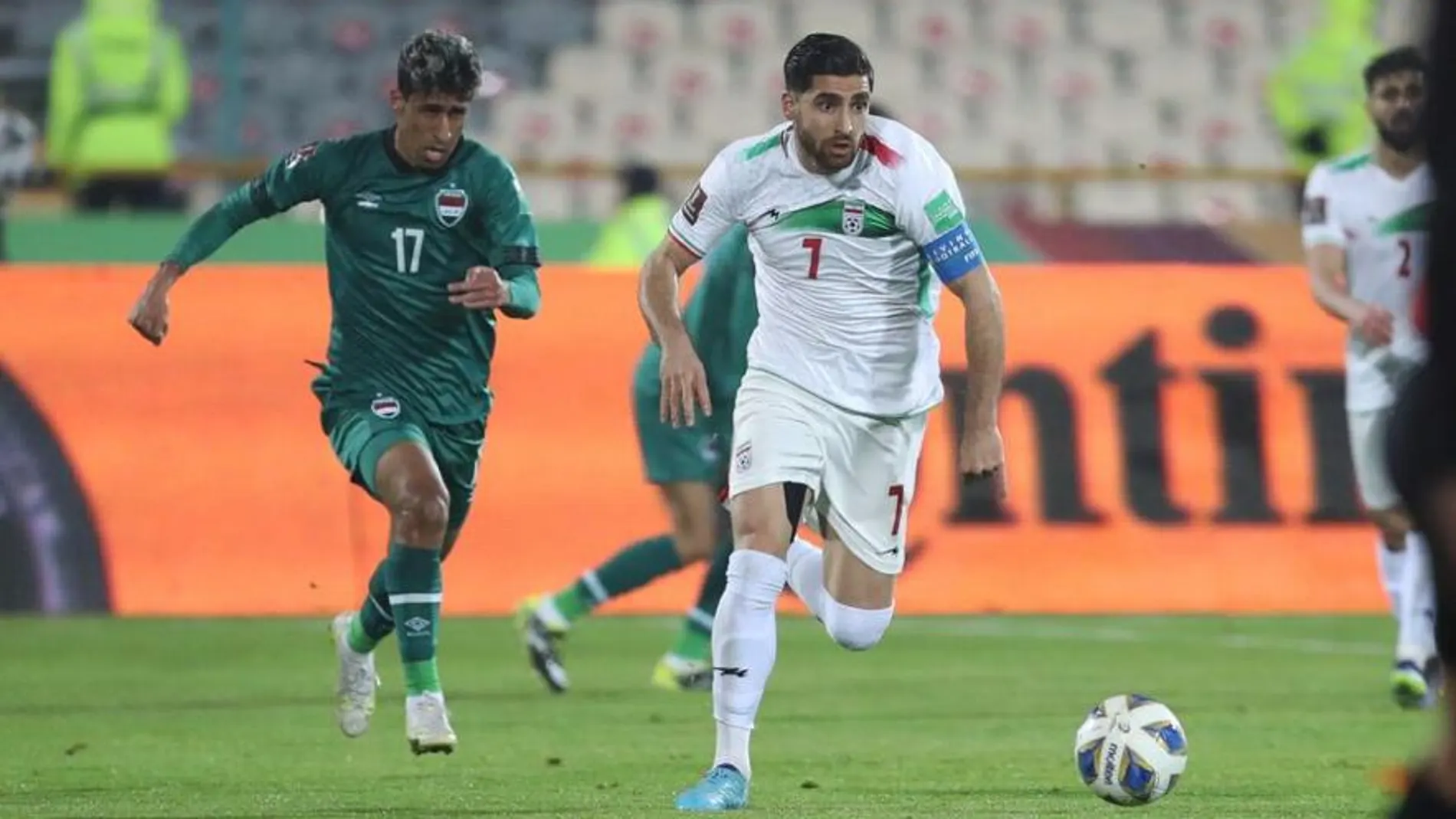 Alireza Jahanbakhsh, en un partido con la selección de Irán