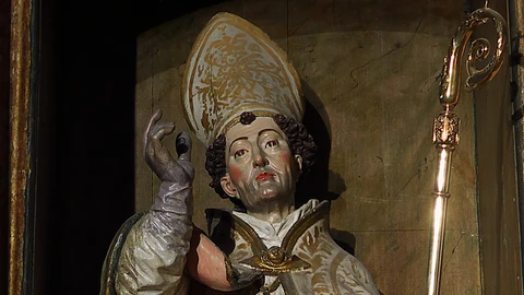 Estatua de San Froilán de León en la Catedral de Santa María de Lugo