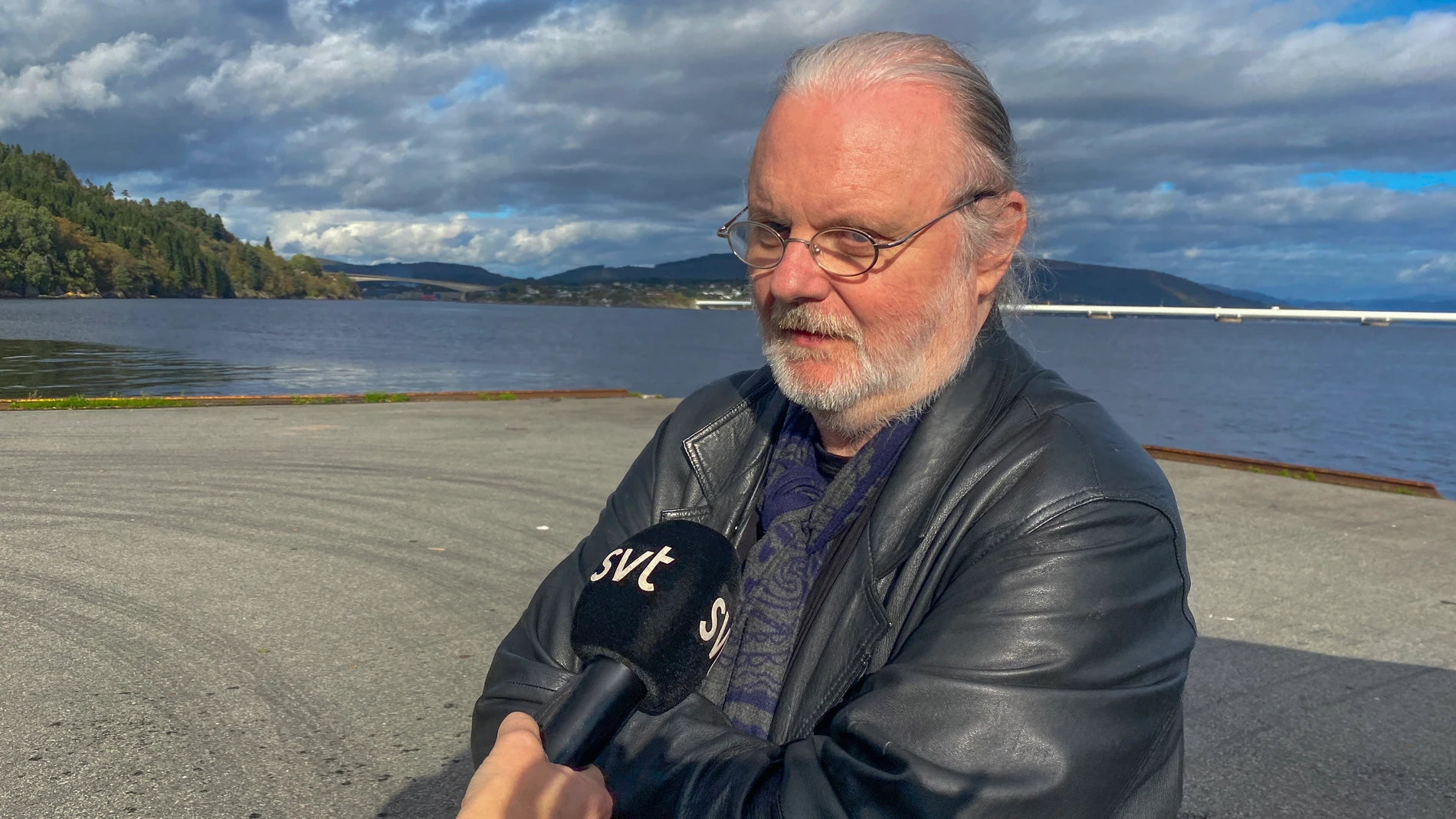 Frekhaug (Norway), 05/10/2023.- Norwegian writer Jon Fosse meets the press on a wharf at Frekhaug, Norway, 05 October 2023. Norwegian writer Jon Fosse was awarded with the 2023 Nobel Prize in Literature 'for his innovative plays and prose which give voice to the unsayable', the Swedish Academy announced. (Noruega, Suecia) EFE/EPA/GUNN BERIT WIIK / STRILEN NORWAY OUT 