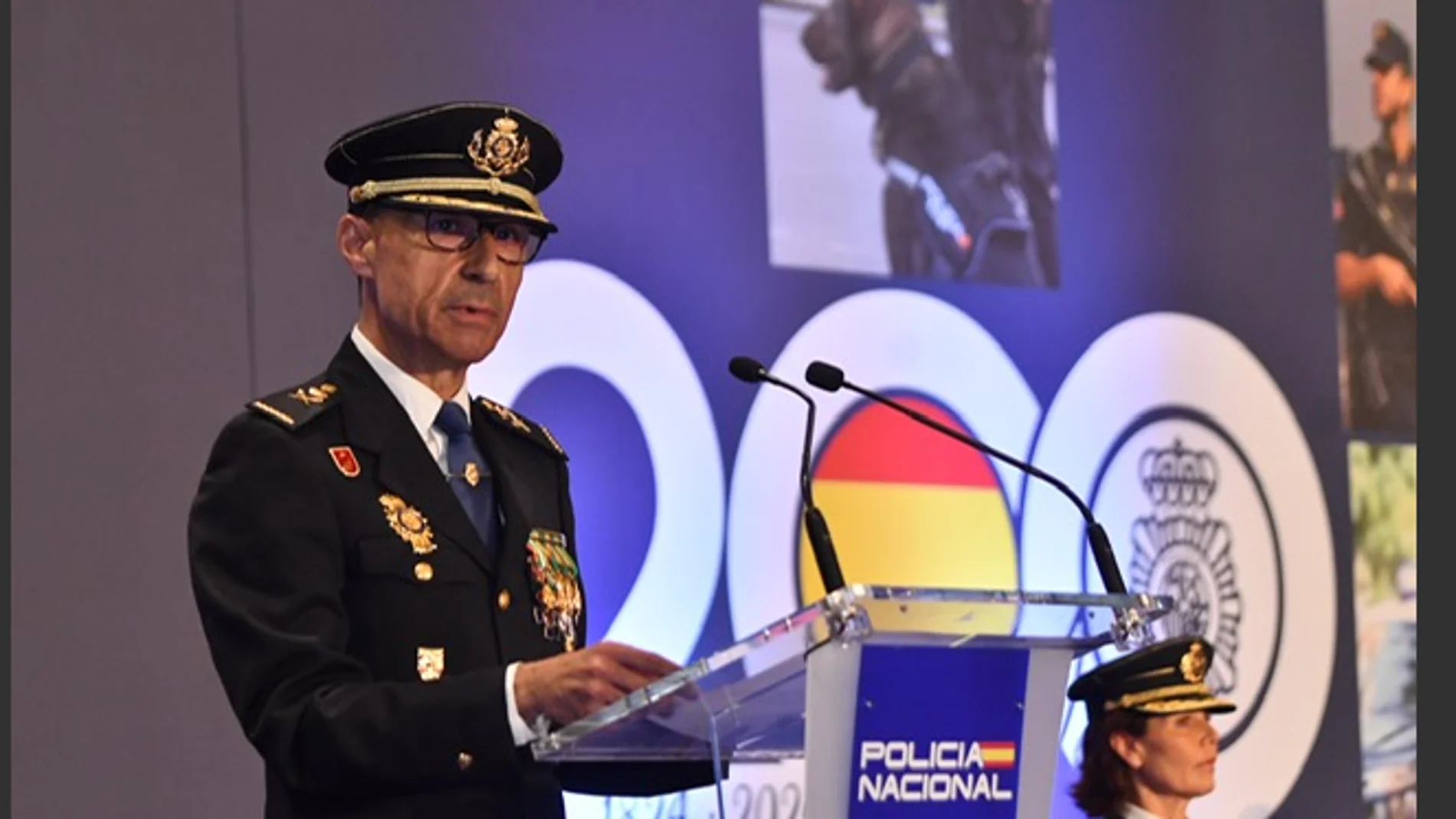 El jefe superior, Manuel Soto, durante su alocución