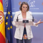 Cuca Gamarra analiza la actualidad política en rueda de prensa