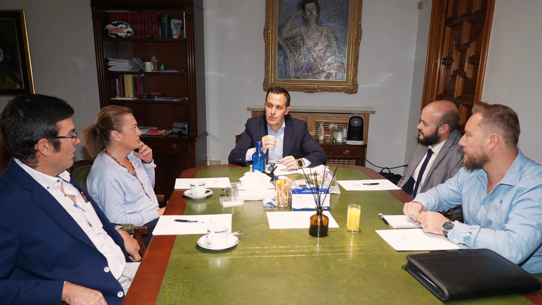 El presidente de la Diputación de Valladolid, Conrado Íscar, se reúne con alcaldes