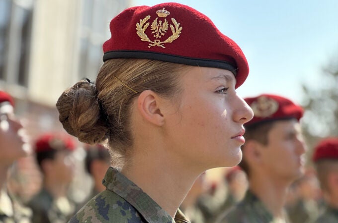 Princess Leonor (L) stands guard at the Spanish General Army Academy in Zaragoza city, Zaragoza, Spain, 20 September 2023.