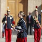 La princesa de Asturias, Leonor de Borbón, jura bandera en una ceremonia oficial celebrada en la Academia Militar de Zaragoza este sábado presidida por su padre, el rey Felipe VI, y junto al resto de los cadetes de su curso. 