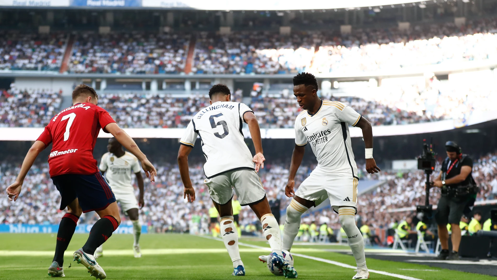 Jude Bellingham and Vinicius Junior of Real Madrid in action during the spanish league, La Liga EA Sports, football match played between Real Madrid and CA Osasuna at Santiago Bernabeu stadium on October 7, 2023, in Madrid, Spain. Oscar J. Barroso / Afp7 07/10/2023 ONLY FOR USE IN SPAIN