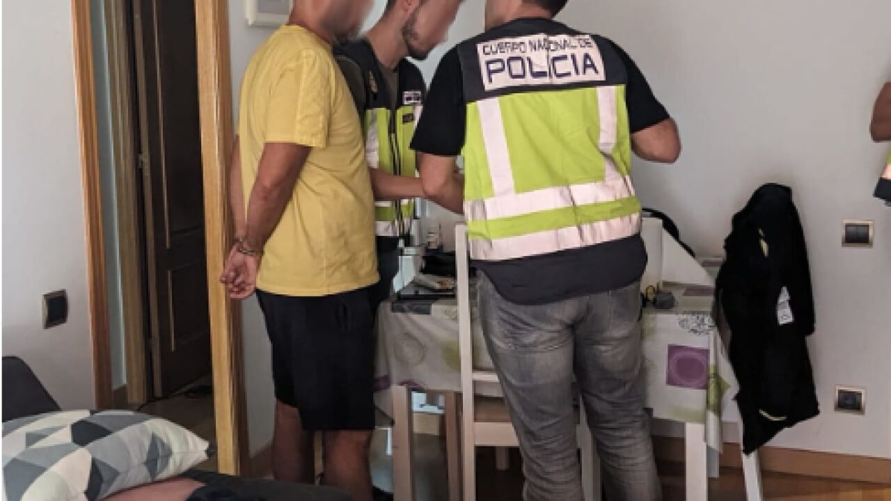 Detenidos dos magrebíes por robar relojes de alta gama valorados en 180 ...