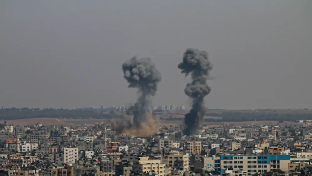 O.Próximo.- La aviación israelí ataca con decenas de toneladas de bombas 120 objetivos en la Franja de Gaza