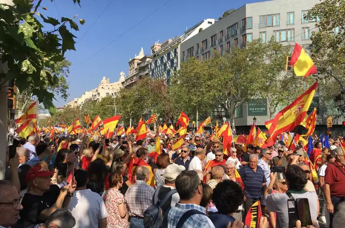 Siga en directo la manifestación contra la amnistía de Barcelona: horarios, recorrido, participantes, altercados y reacciones