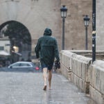 La lluvia y el descenso de las temperaturas pondrán fin al episodio de calor en el puente del Pilar