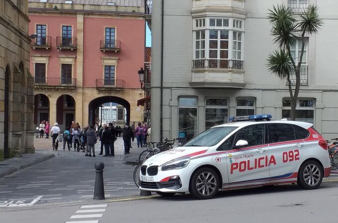 Coche de la Policía Local de Gijón