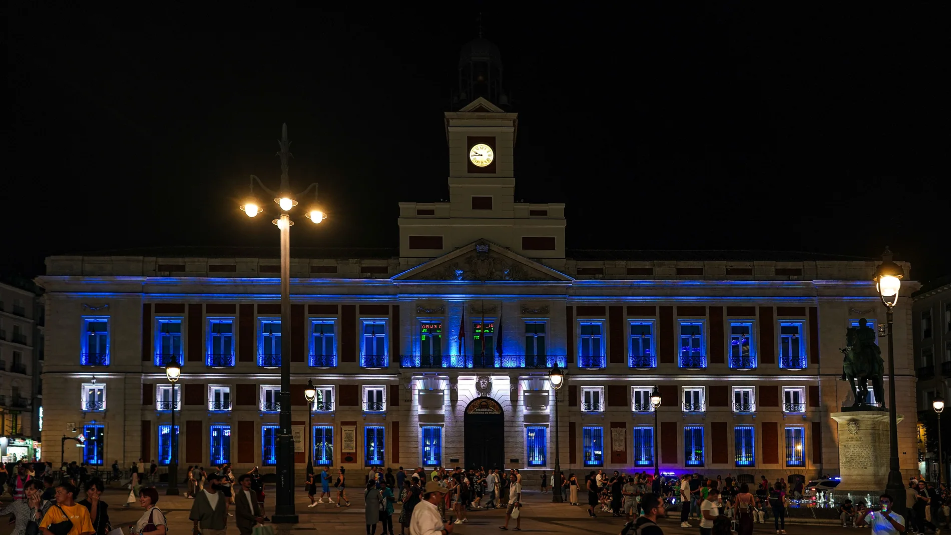 La Puerta del Sol iluminada con los colores de la bandera israelí