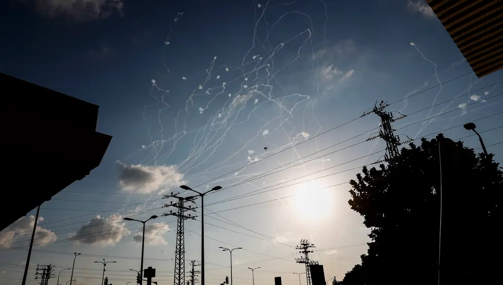 Hamas fire rockets towards Israeli city of Ashkelon
