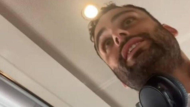 Lucas Burgueño, el hombre que increpó a Óscar Puente en el AVE
