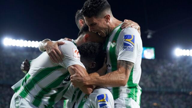 Marc Bartra con el Betis