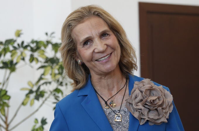 La Infanta Elena tiene el look perfecto para no pasar frío.