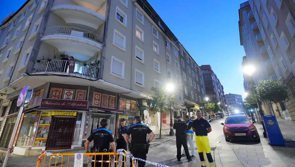 Vecinos creen que el incendio en Vigo fue intencionado, pero autoridades advierten que es pronto para apuntar las causas