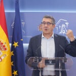 Patxi López no descarta una llamada de Sánchez a Puigdemont, aunque afirma que no le consta