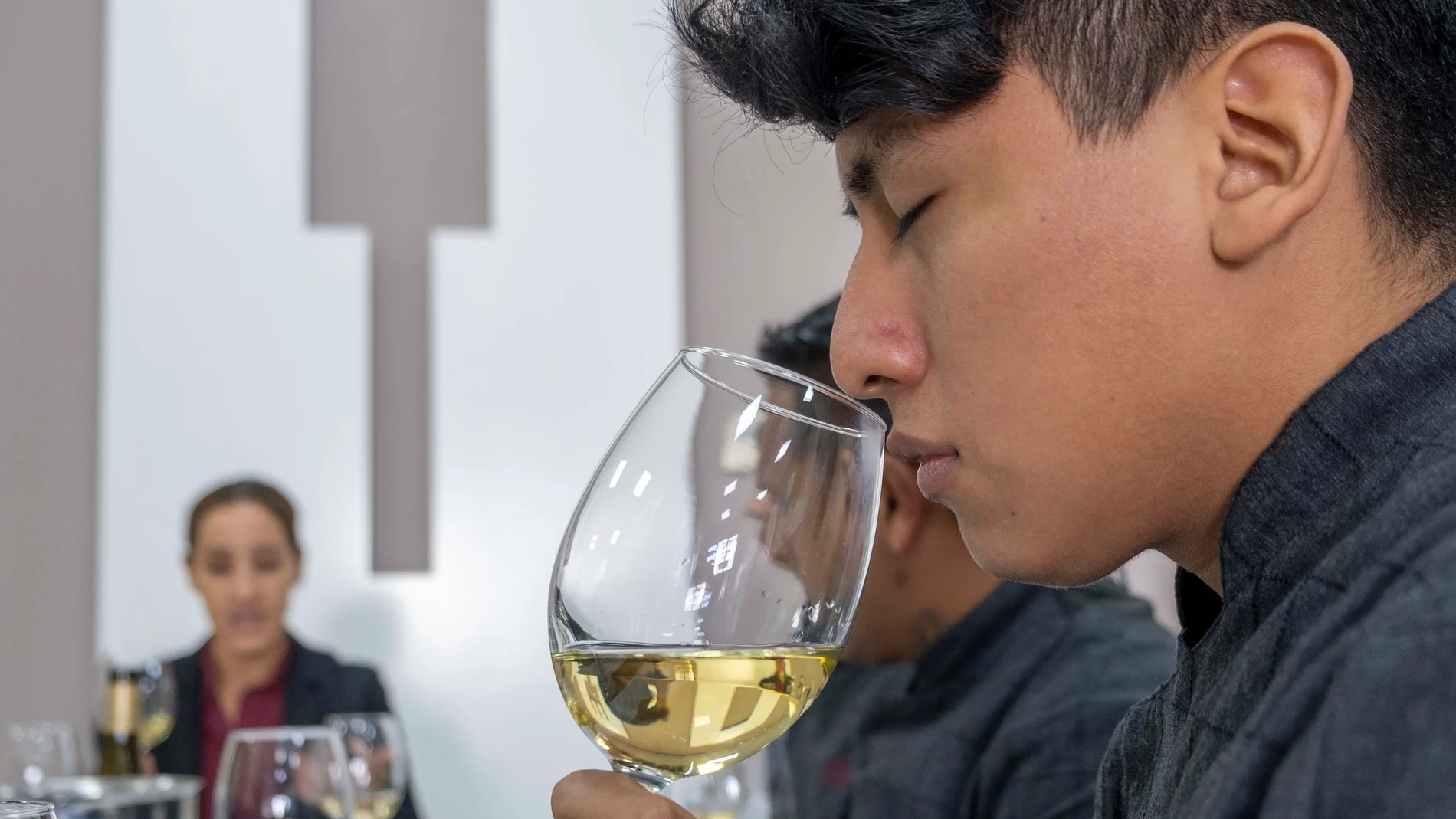 La Escuela de Hostelería de Salamanca pone en marcha una escuela de cata, orientada a identificar aromas, sabores, características y maridajes de productos de