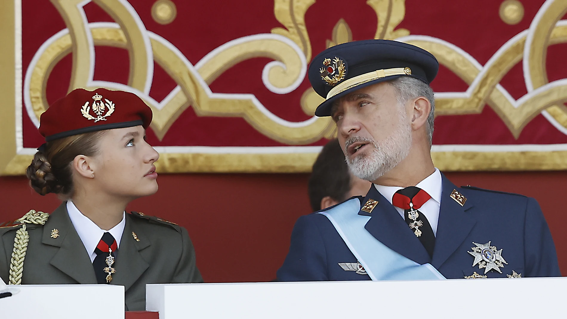 La princesa Leonor y el Rey Felipe VI en el Día de la Fiesta Nacional