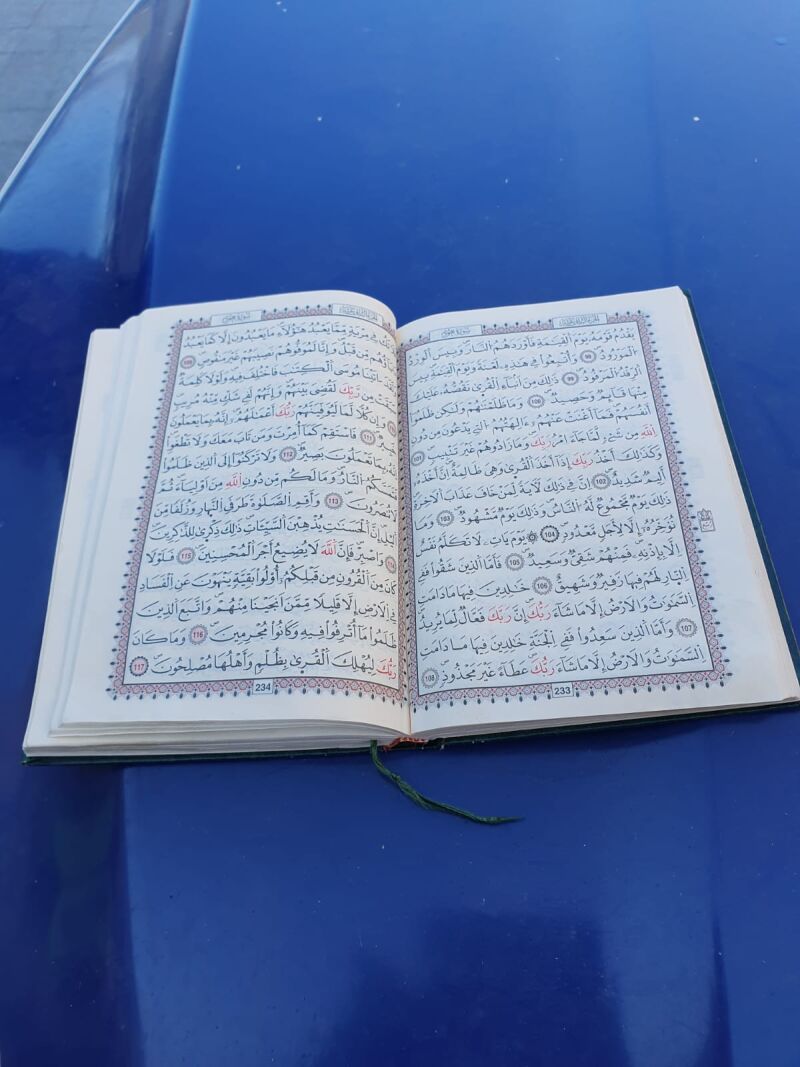 El Corán que alguien ha dejado en las Torres de Serranos