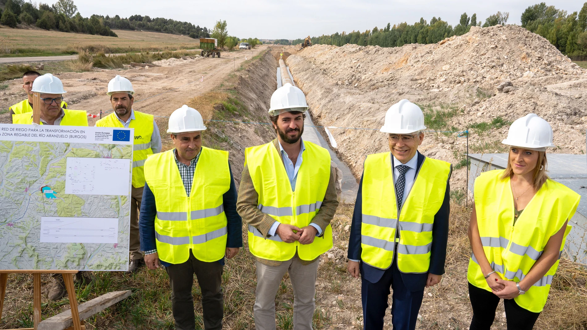 El vicepresidente de la Junta, Juan García-Gallardo, visita las infraestructuras de la red de riego de la zona del Aranzuelo, en Burgos