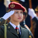 Desfile de las Fuerzas Armadas, 12 de Octubre Fiesta Nacional. Presidido por los reyes Felipe VI y Letizia y la princesa de Asturias, Leonor, con su uniforme militar. Asisten Pedro Sanchez, Alberto Nuñez Feijoo, Santiago Abascal. © Alberto R. Roldán / Diario La Razón. 12 10 2023