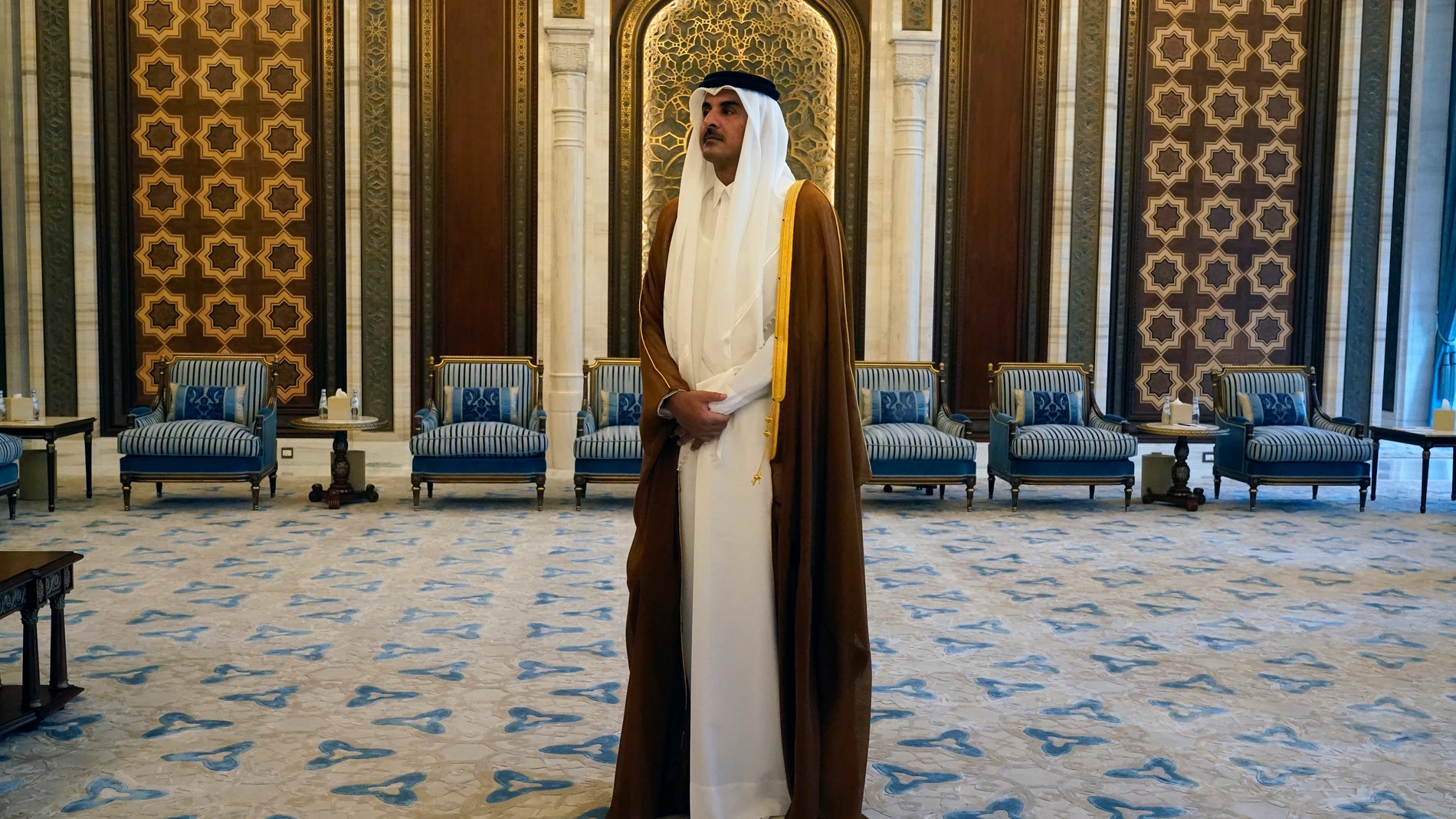Qatari Emir Sheikh Tamim bin Hamad Al Thani waits for the arrival of U.S. Secretary of State Antony Blinken in Lusail, Qatar, Friday Oct. 13, 2023. (AP Photo/Jacquelyn Martin, Pool)