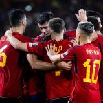 Los jugadores de La Roja celebran un gol ante Escocia