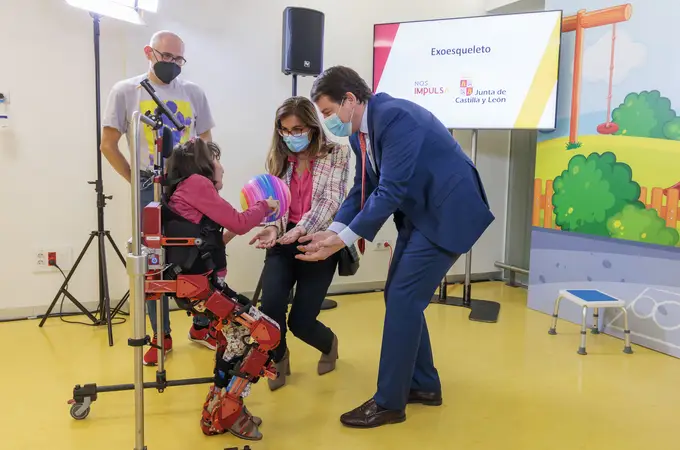 Cuatro nuevos exoesqueletos llegarán en dos años a los hospitales de Burgos, León, Salamanca y al Río Hortega para facilitar la movilidad de niños con daño cerebral