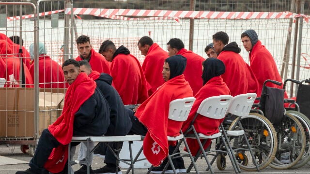 Otras 352 personas, entre ellas 45 menores, desembarcan en Canarias en las últimas horas