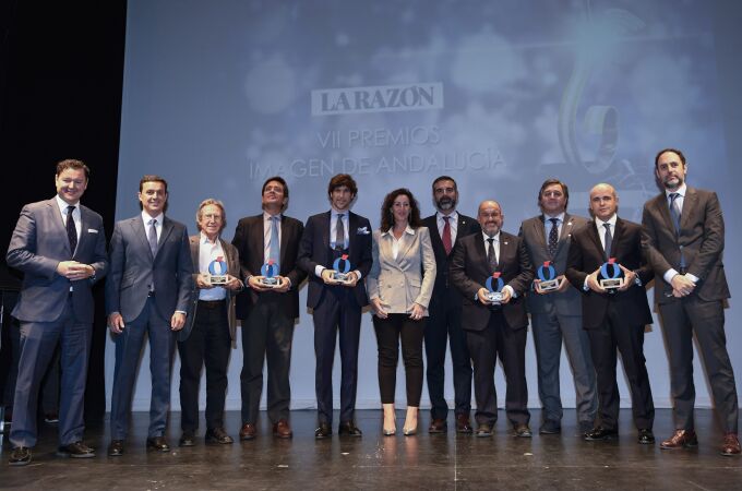 Autoridades y galardonados el año pasado en el Teatro Apolo de Almería