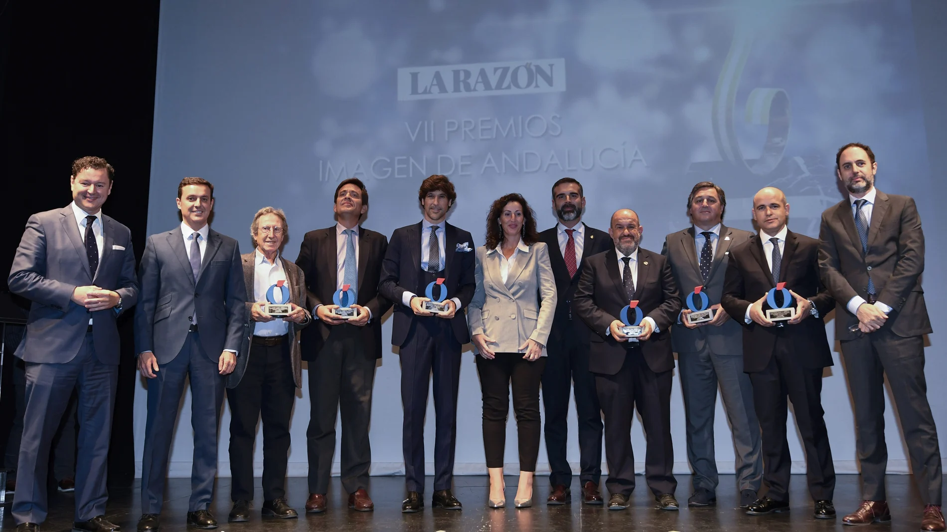 Autoridades y galardonados el año pasado en el Teatro Apolo de Almería