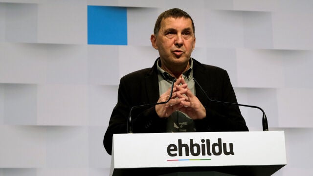Dignidad y Justicia pide a la Fiscalía de la AN que investigue a Otegi por su presunta participación en crímenes de ETA