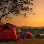 Tiendas de campaña en un camping